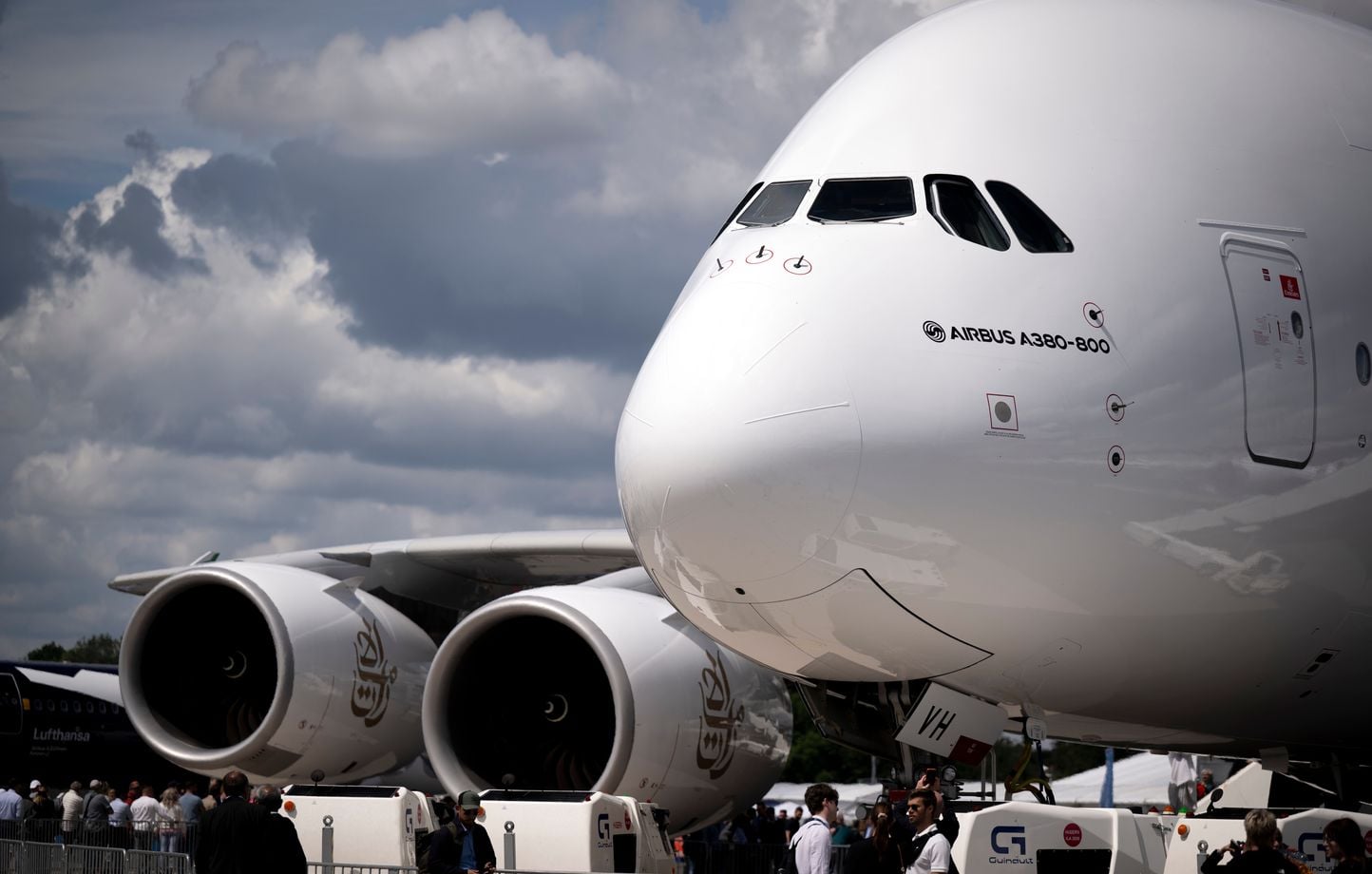 Airbus anuncia que 16 aviones A380 necesitan inspecciones para detectar posibles grietas en las alas Airbus anuncia que 16 aviones A380 necesitan inspecciones para detectar posibles grietas en las alas